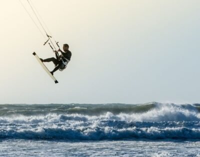 Curso Kitesurf Cartagena Medio: 4 Horas de Vuelo con LanchasyViajes.com